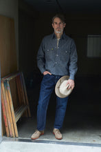 画像をギャラリービューアに読み込む, TWISTED CREASE JEANS RELAXED-FIT